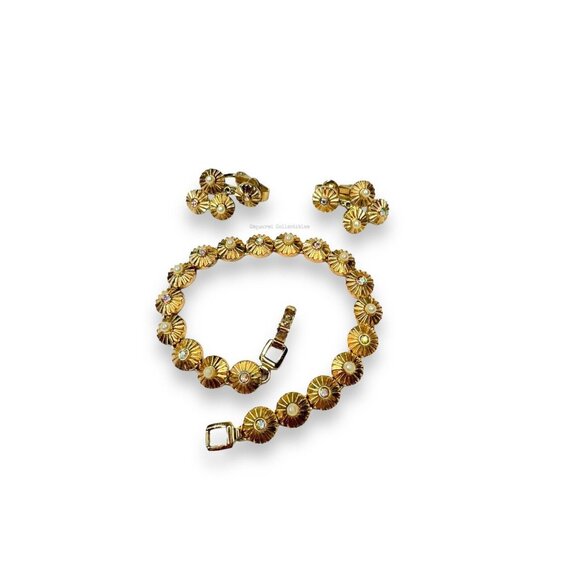 Crown Trifari Gold Tone AB Crystal Faux Pearl Bracelet Clip On Earring Set - Picture 2 of 16